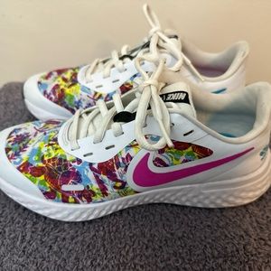 Nike Revolution ladies size 7 excellent condition